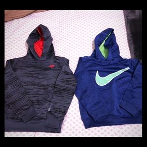 2 boys hooded sweatshirts